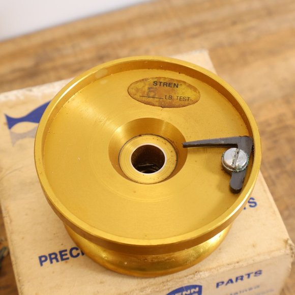 Vintage Penn 47-712Z Spool Assembly with Drag Washers Spinfisher 712Z 713Z w Box - Picture 3 of 6